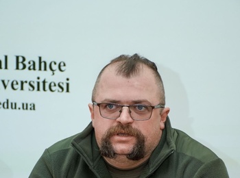 Мужність, відповідальність і цінність життя: студенти зустрілися із захисником України